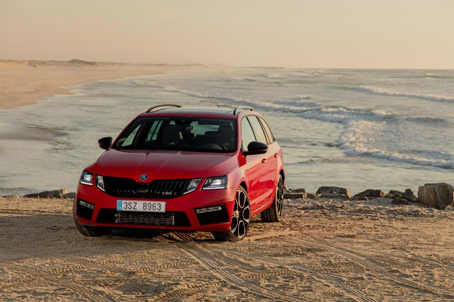  Skoda Octavia RS 245 Combi 2017 года  (WW) (фото 3 из 38)